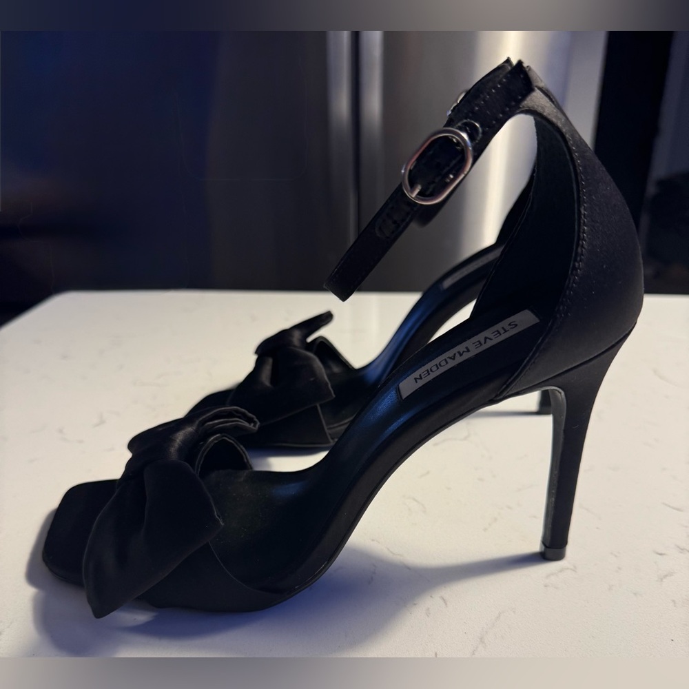 Steve Madden Chic Satin Bow 4” high Heels Women Size 9.5 - Picture 5 of 10